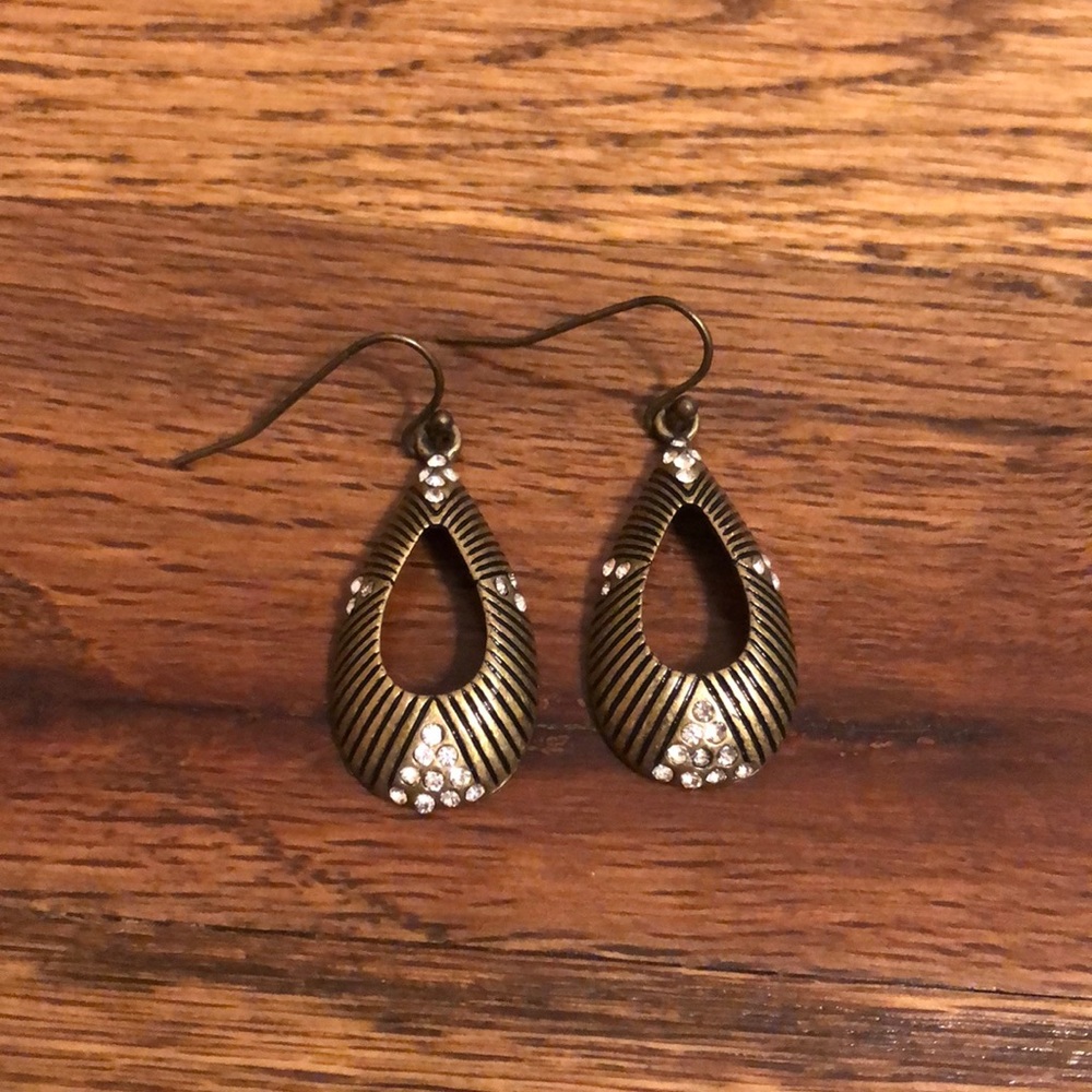 LAST CHANCE!LIA SOPHIA EARRINGS